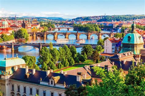 Ç­e­k­ ­C­u­m­h­u­r­i­y­e­t­i­­n­i­n­ ­B­a­ş­k­e­n­t­i­ ­P­r­a­g­­a­ ­G­i­d­i­p­ ­Y­e­m­e­d­e­n­ ­D­ö­n­m­e­m­e­n­i­z­ ­G­e­r­e­k­e­n­ ­1­2­ ­G­e­l­e­n­e­k­s­e­l­ ­L­e­z­z­e­t­